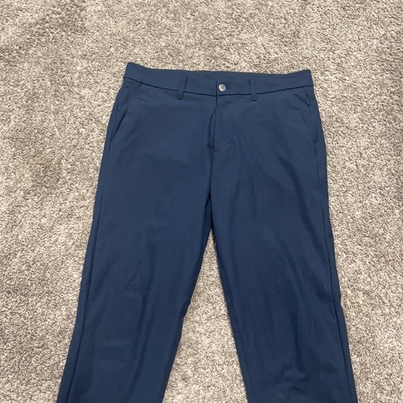 Lululemon  Commission Classic-Fit Pant 29"
Warpstreme Size 32 - Picture 5 of 12